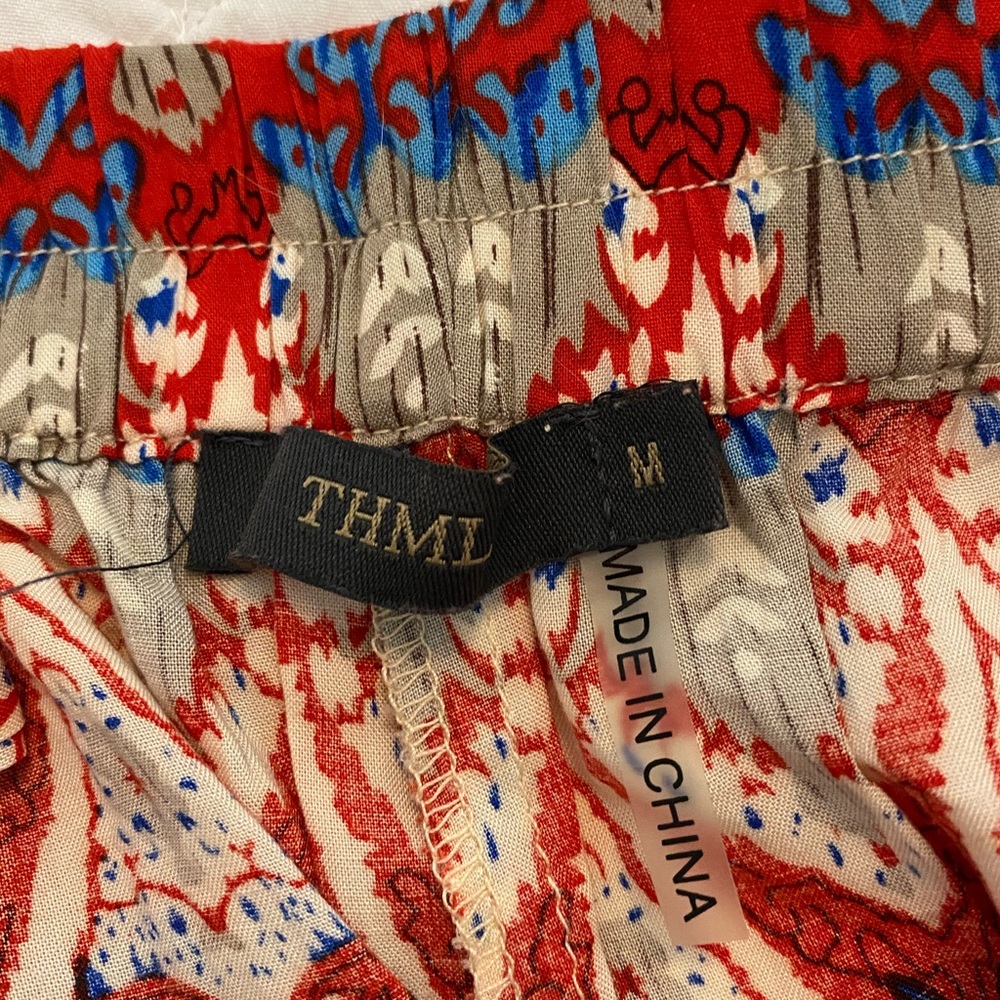 Shorts - Picture 3 of 4